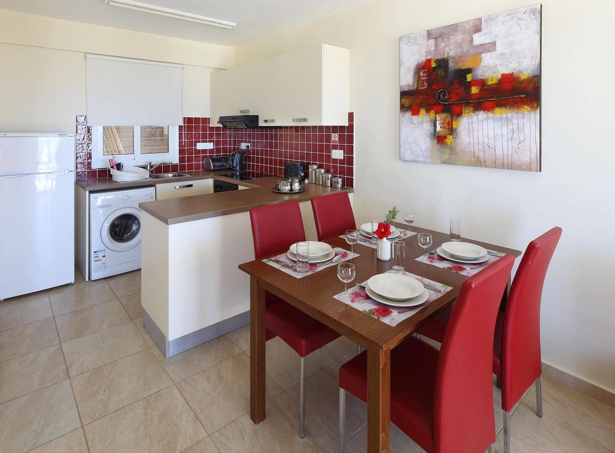 Club St. George (Adults Only) Apart otel Trimitusa Dış mekan fotoğraf