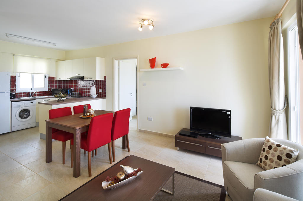 Club St. George (Adults Only) Apart otel Trimitusa Dış mekan fotoğraf